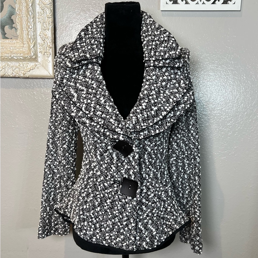 Stylish Black and White Women's Jacket - Picture 11 of 13